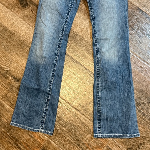 Ariat R.E.A.L. Women's Mid Rise Stretch Whipstitch Boot Cut Jean, Medium,26R - Picture 11 of 12